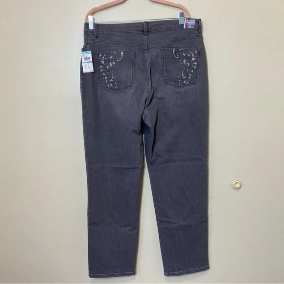 Gloria Vanderbilt Slimming Amanda Jeans. Size 18. NWT. - Picture 7 of 8